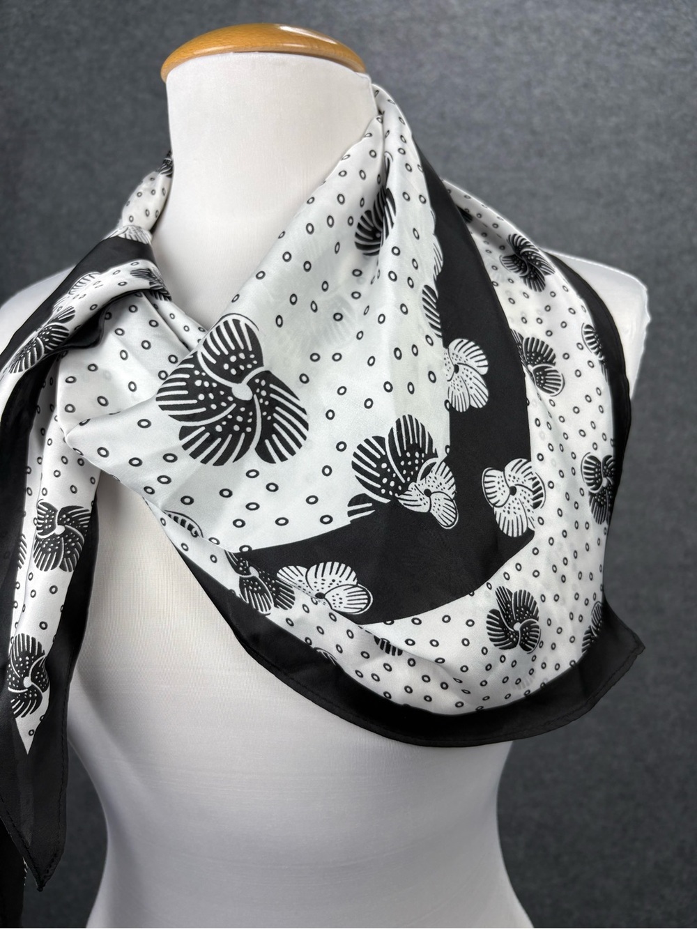 Ann Taylor Factory Black White Floral Diamond Scarf 53”